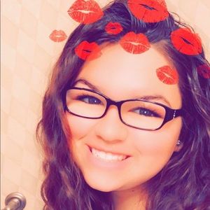 Meet your Posher, Marissa